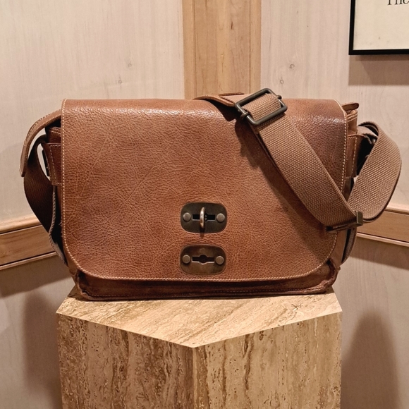 Belstaff iconic leather vintage Postal Messenger bag